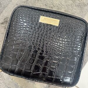 Tense Endano makeup bag